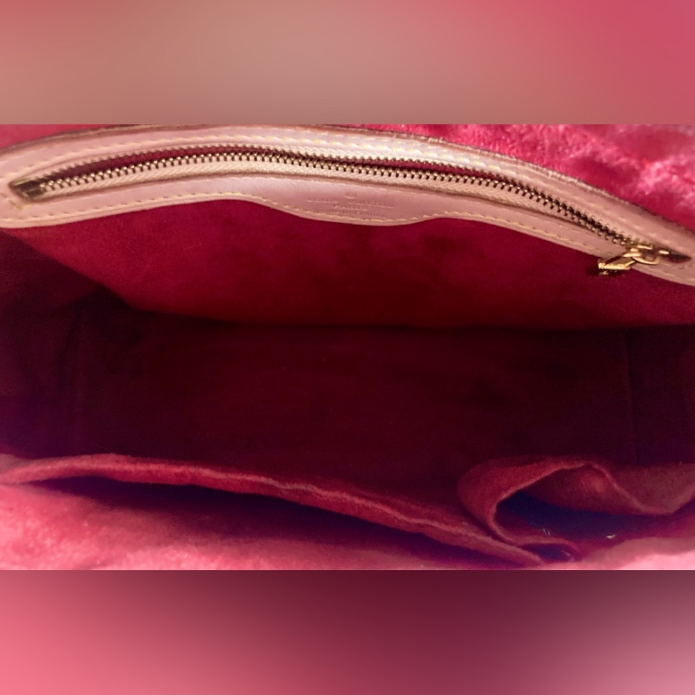 Louis Vuitton Houston Bag - Picture 7 of 11